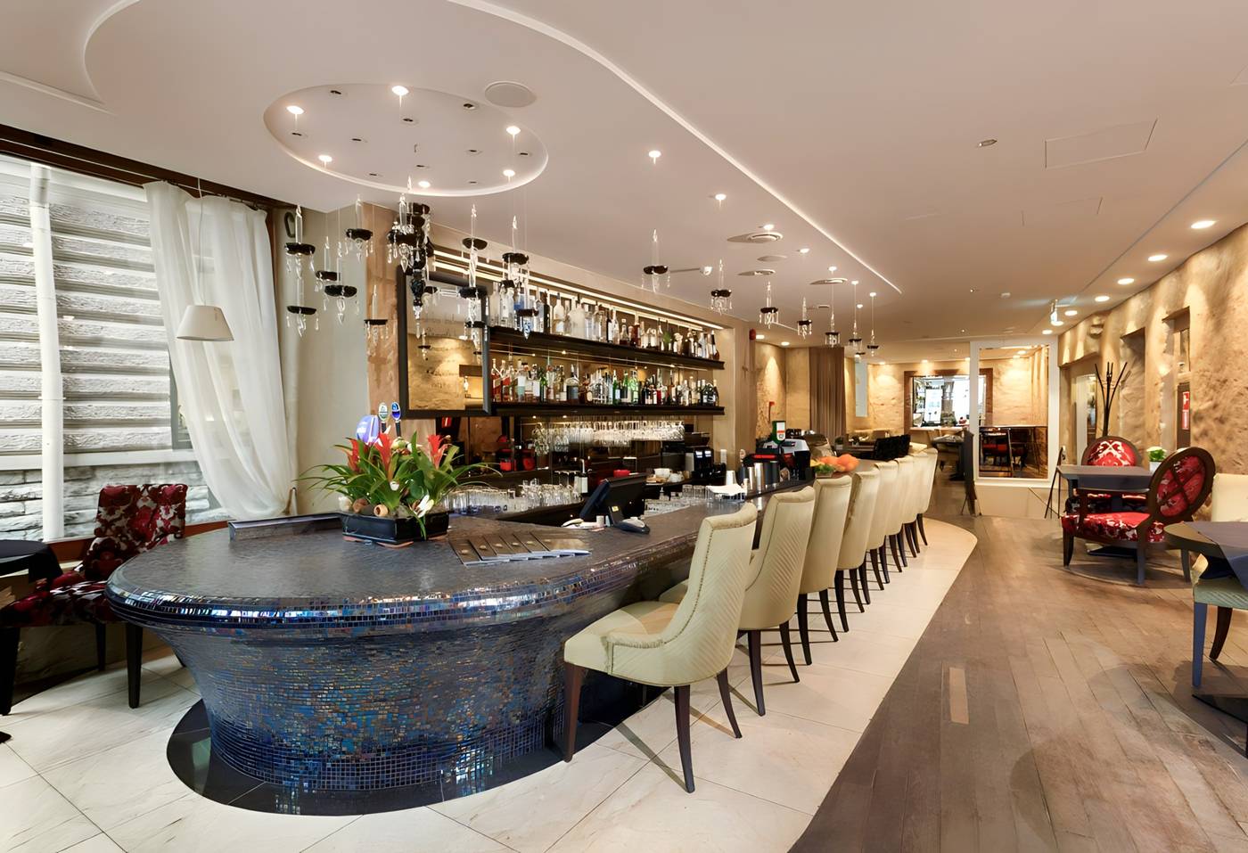 Rixwell-Collection-Savoy-Boutique-Hotel-Bar-5