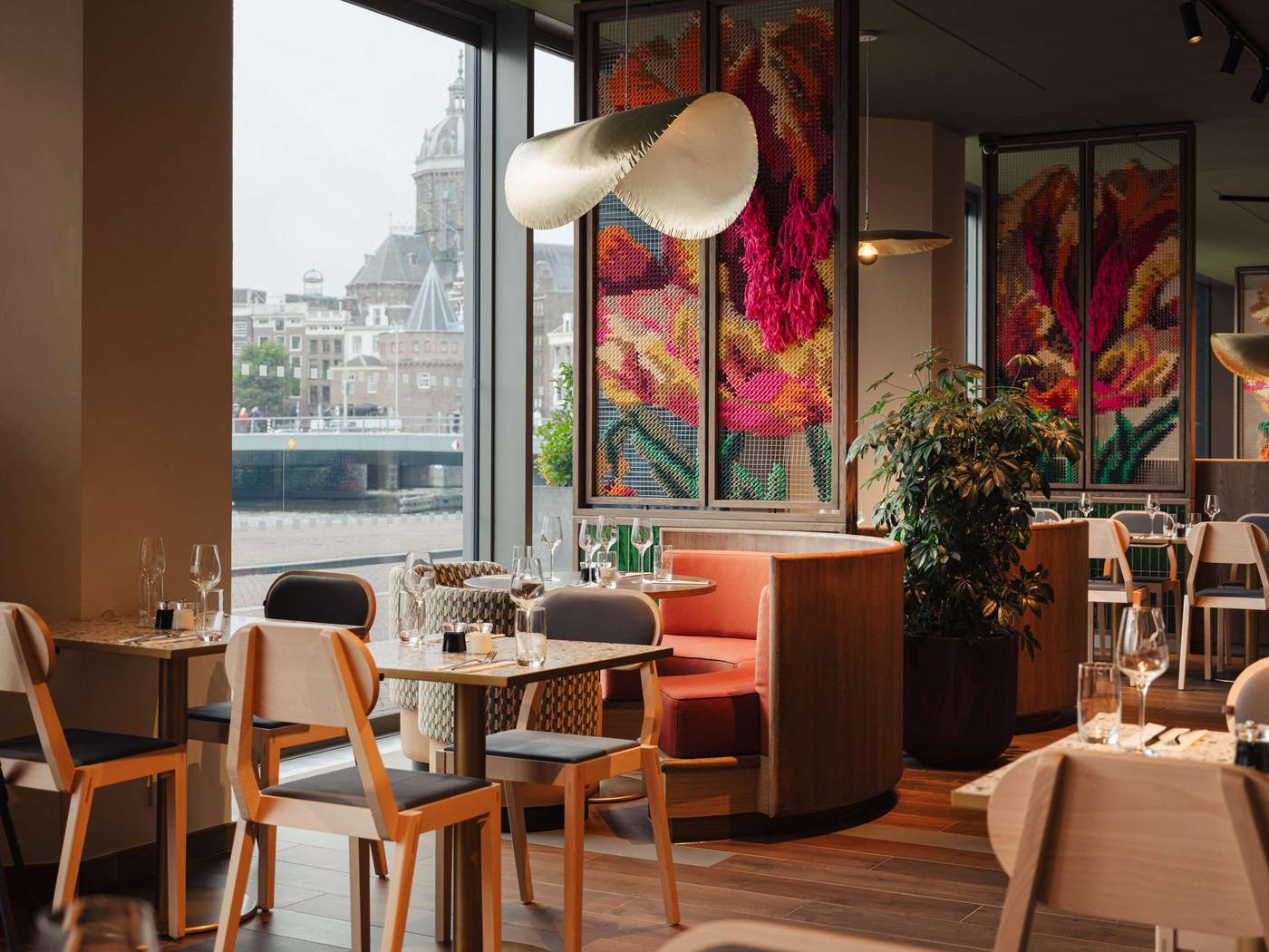 DoubleTree-by-Hilton-Amsterdam-Centraal-Station-Restaurant-16