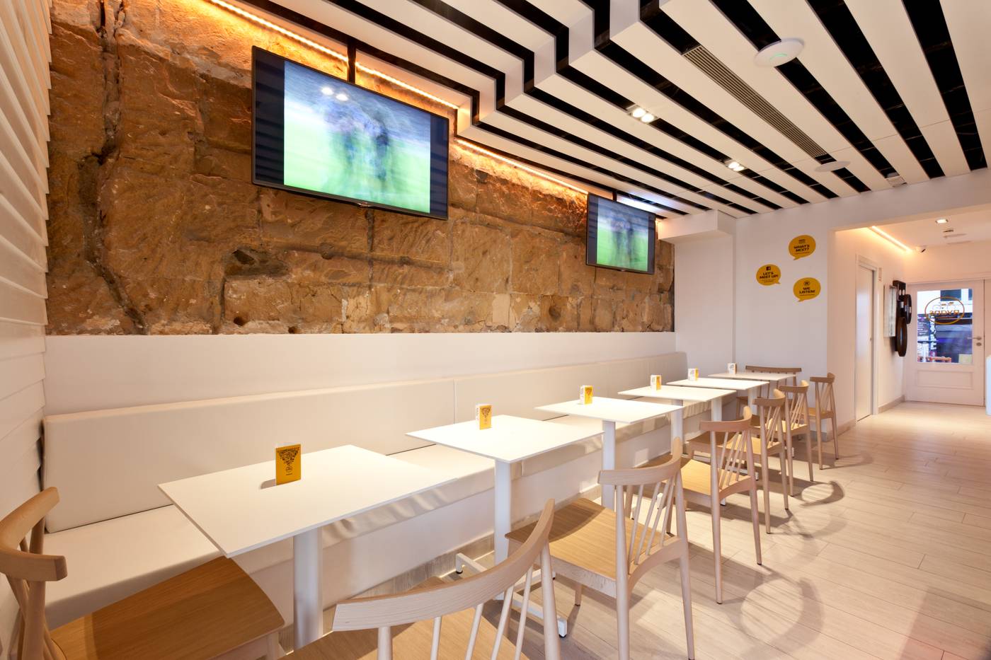 Hotel-Ryans-La-Marina-Restaurant-52