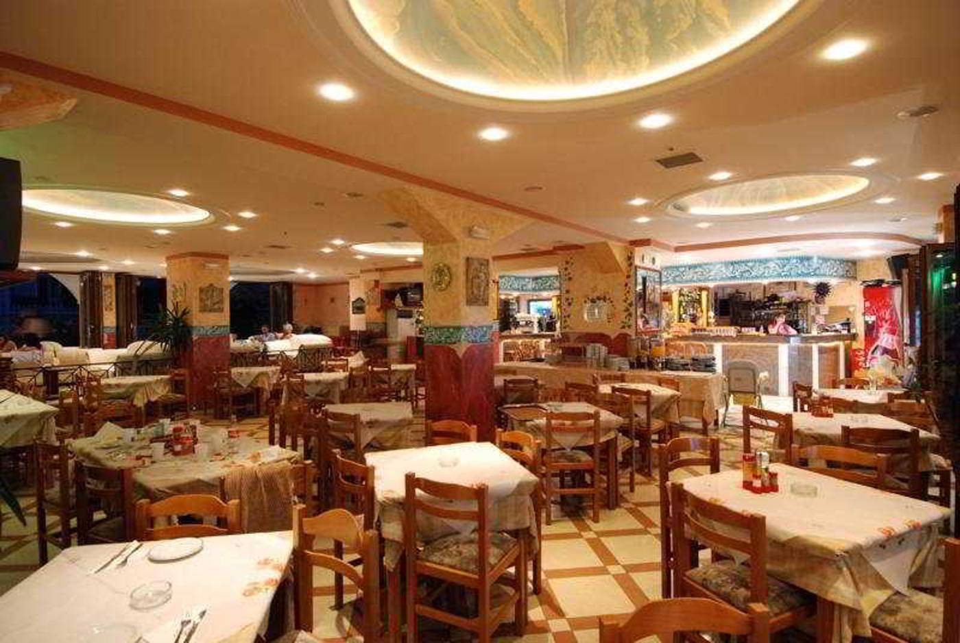 Gouvia-Restaurant-17