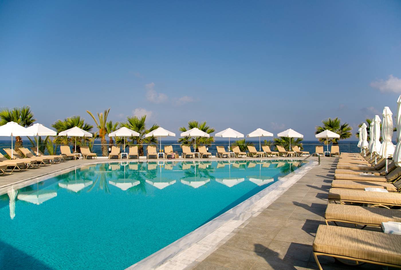 Louis-Paphos-Breeze-Pool-11