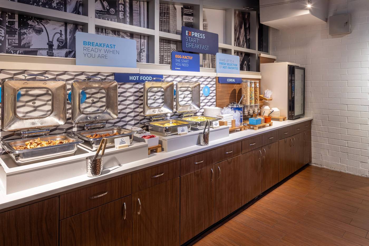 Holiday-Inn-Express-New-York-City-Times-Square-Restaurant-29