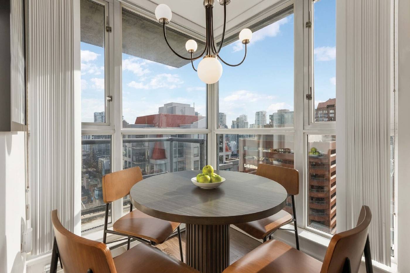 WorldMark-Vancouver-The-Canadian-Room-3