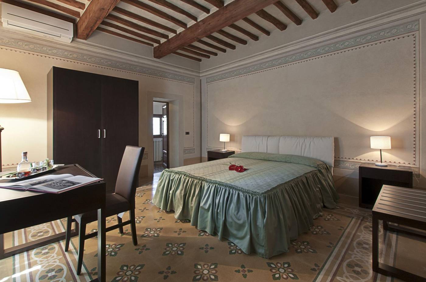 B-B-VillAmorosa-Room-4