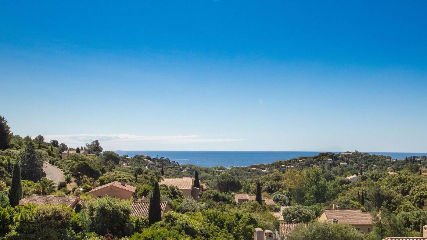 La-Villa-Louancelie-Room-40