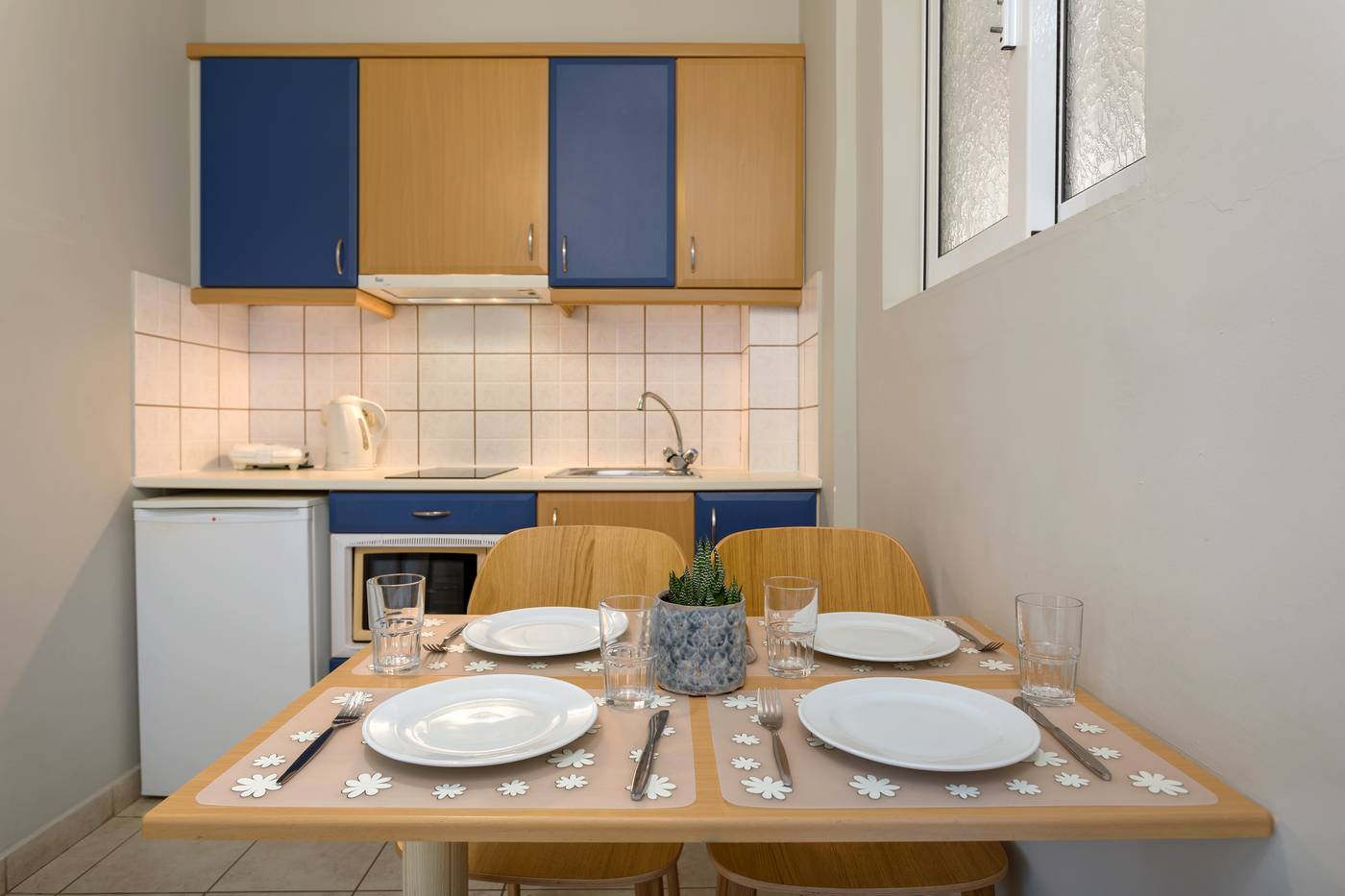 Xenos-Kamara-Beach-Room-32