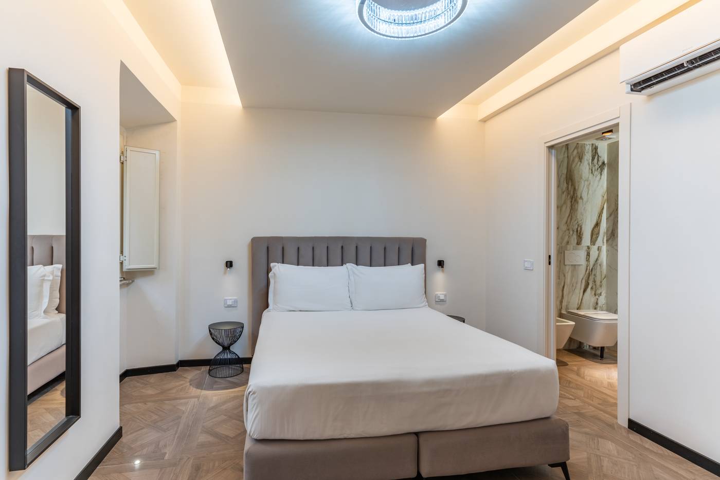 59-Steps-Trevi-Room-12