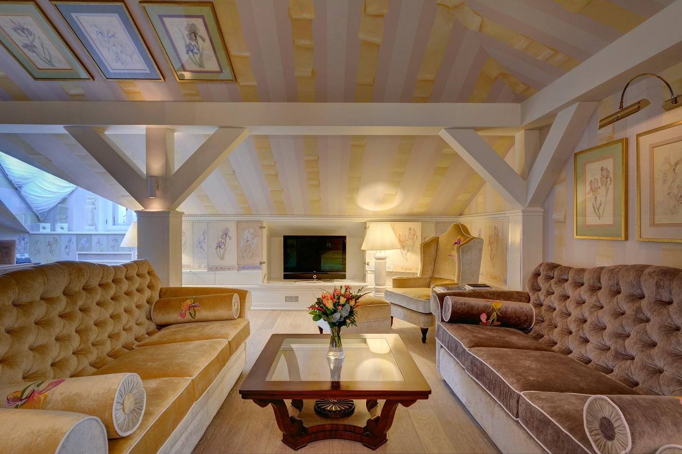 The-Bonerowski-Palace-Room-11