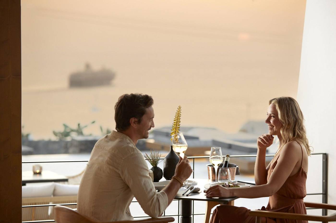 Santo-Maris-Oia--Luxury-Suites---Spa-Restaurant-60