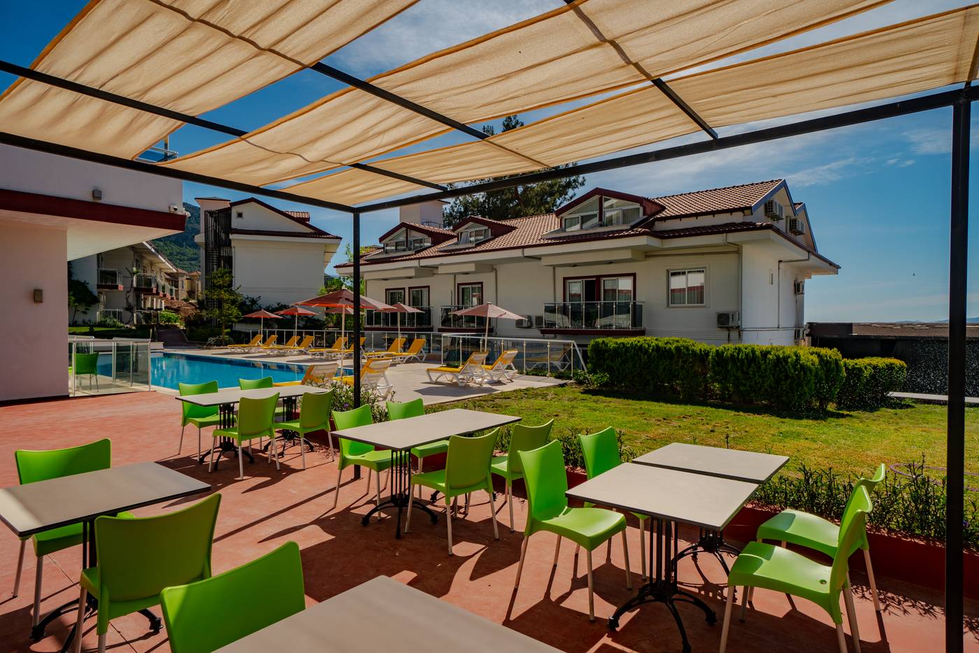 Sunshine Holiday Resort Hotel