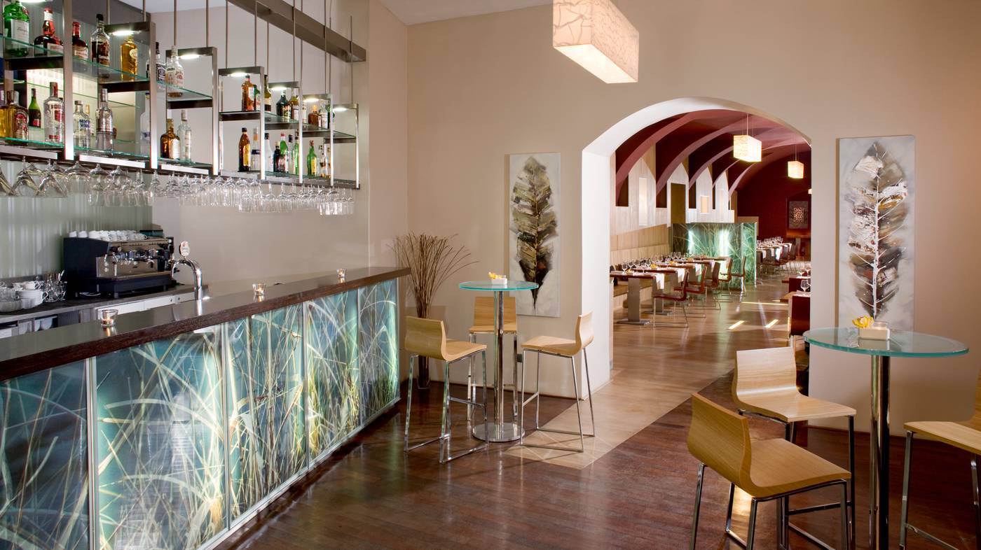 Barcelo-Old-Town-Praha-Bar-2