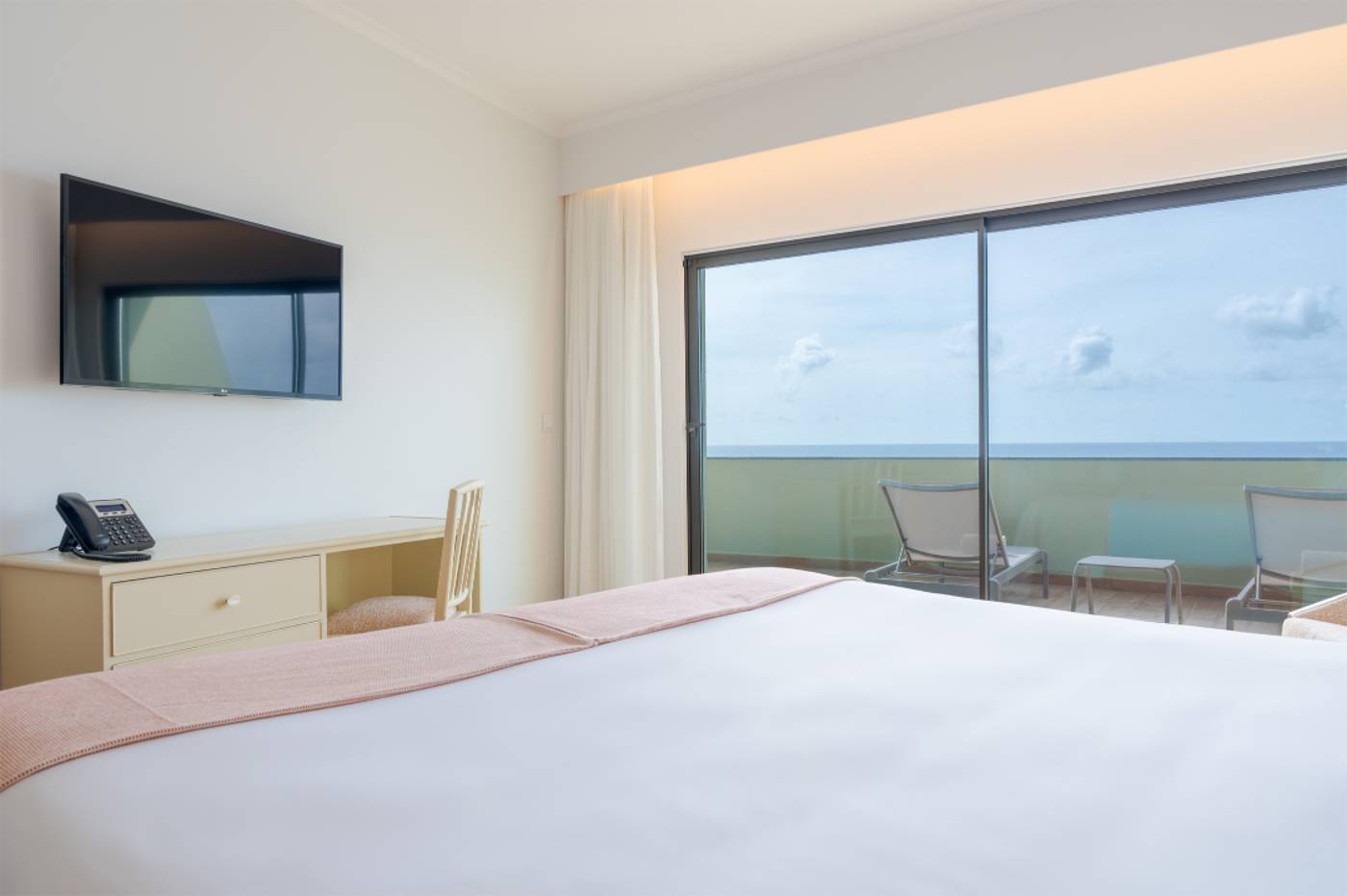 Pestana-Vila-Lido-Madeira-Room-23