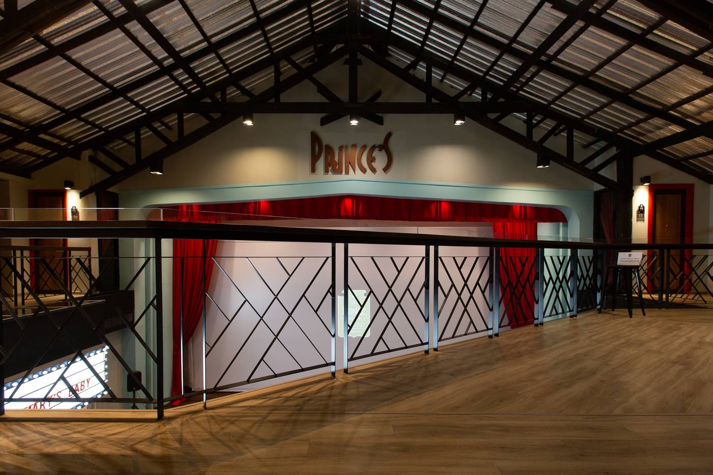 Prince Theatre Heritage Stay Hostel - Silom-Thailand-Bangkok-General view-5