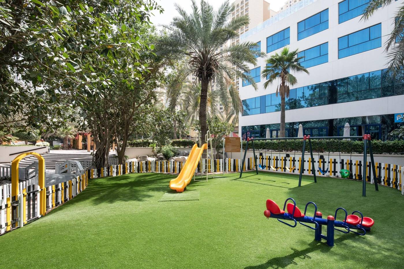 Sheraton-Jumeirah-Beach-Resort-Sports-and-Entertainment-70