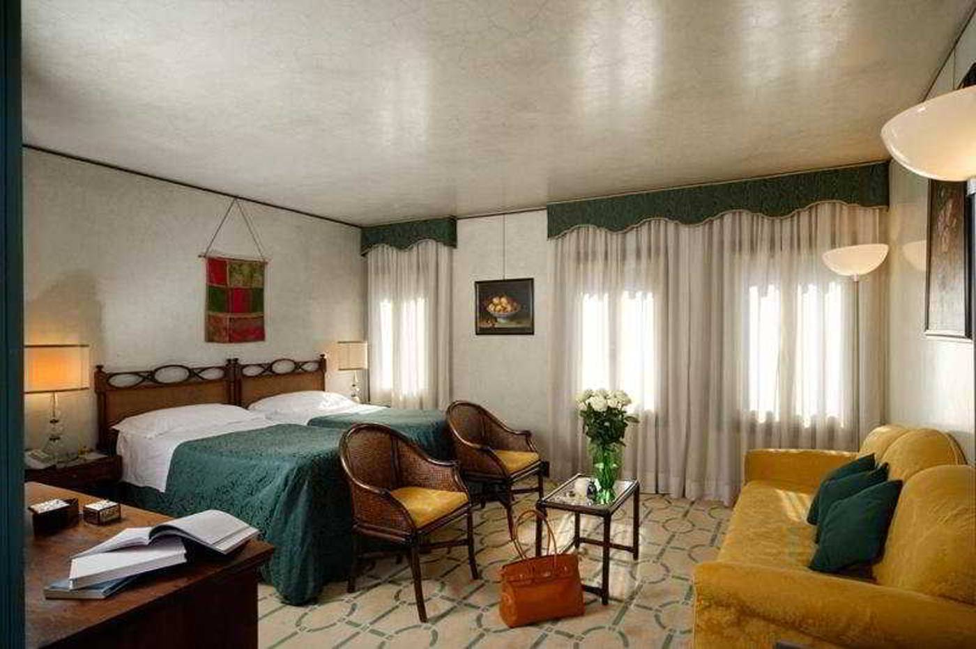 Palazzo-Del-Giglio-Room-14