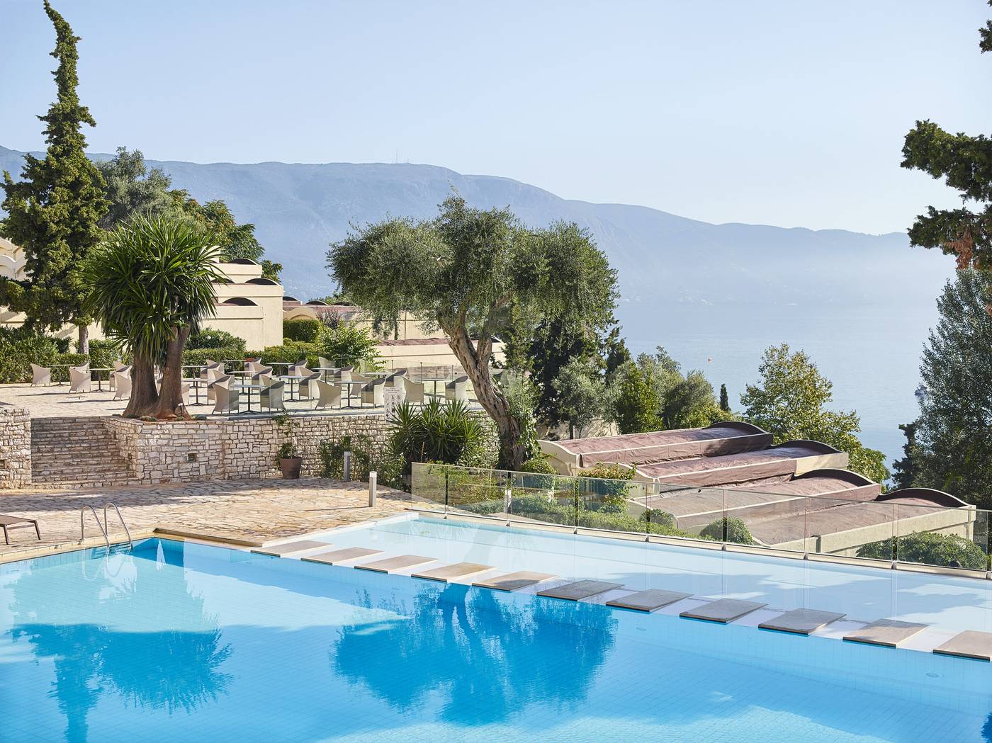 Grecotel-Luxme-Daphnila-Bay-Dassia-Pool-2