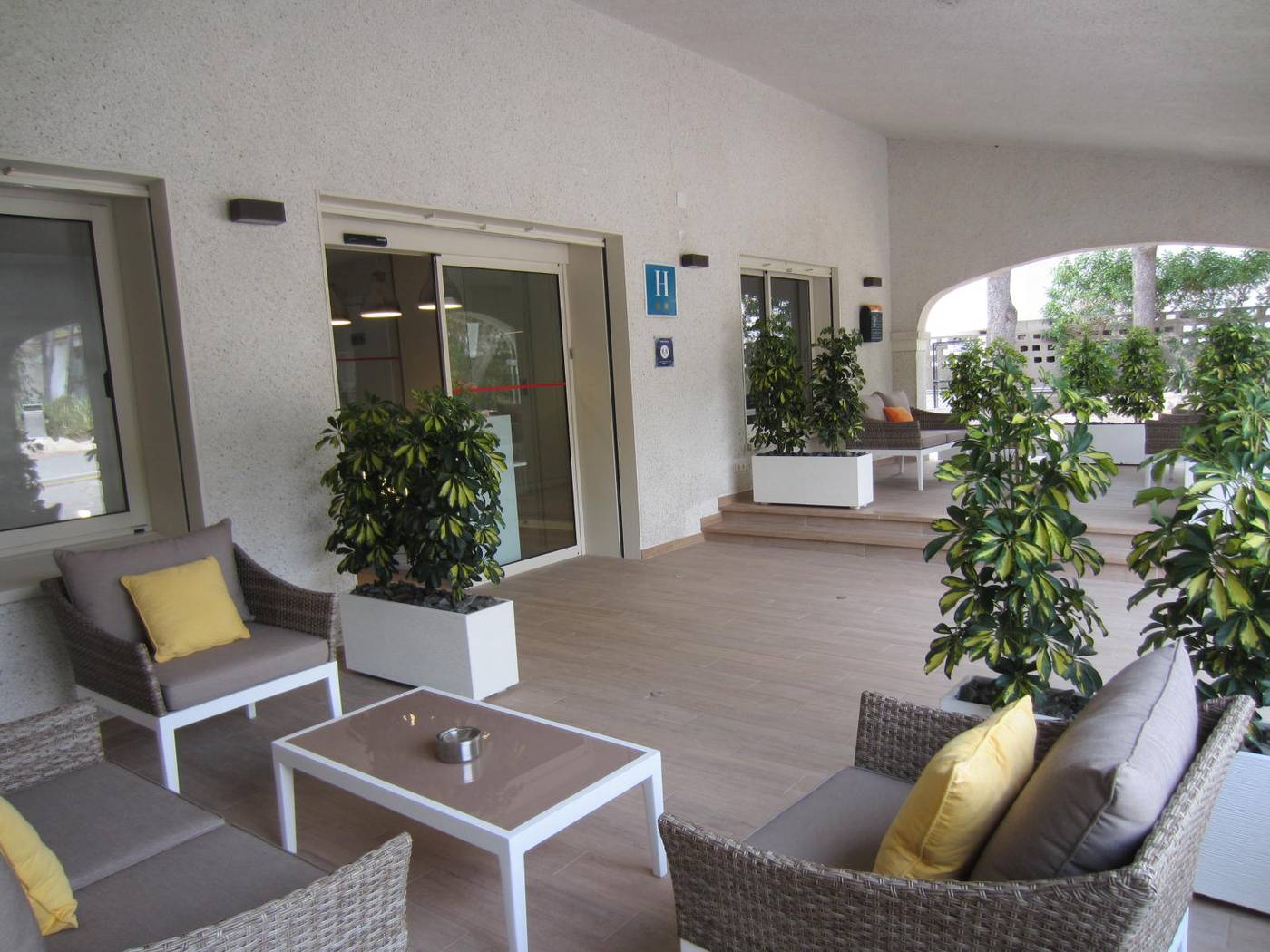 Hotel-LLorca-Lobby-29