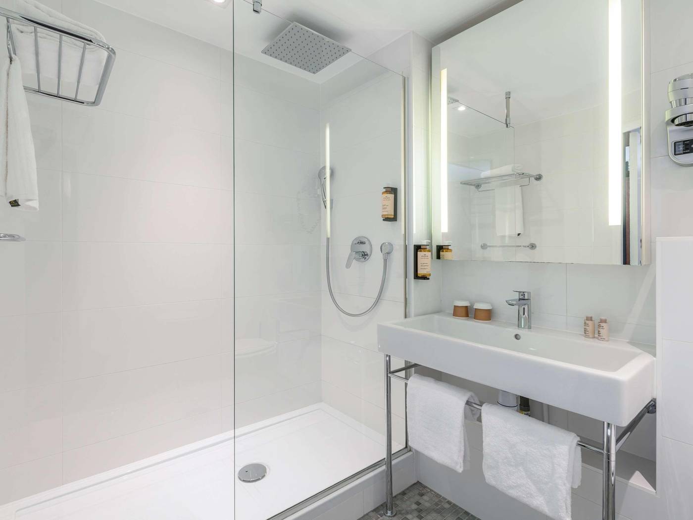 Holiday-Inn-Paris-Montparnasse-Pasteur-Room-39