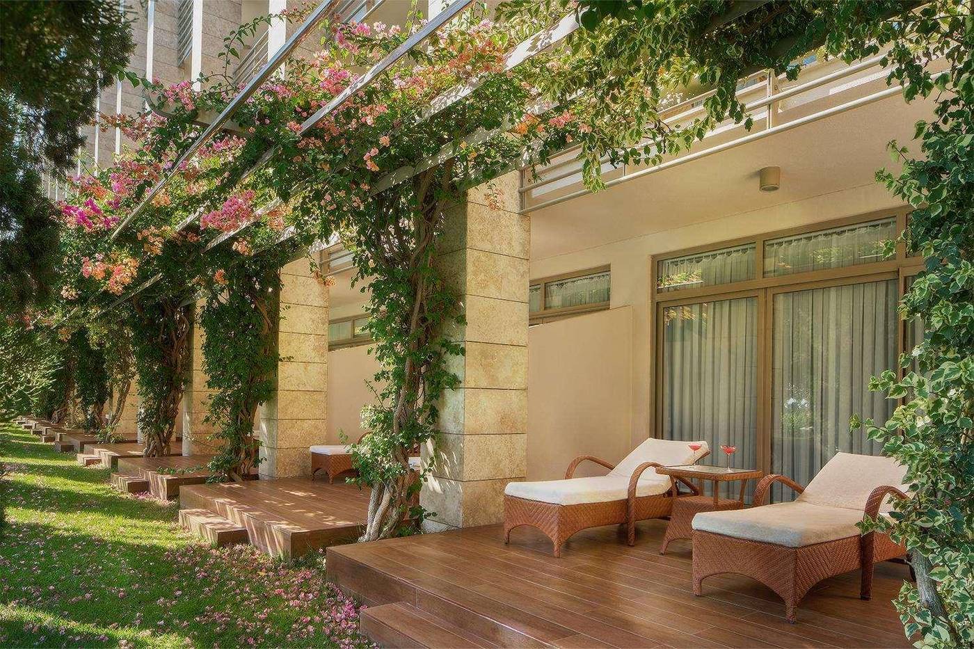 Gloria-Serenity-Resort-Sports-and-Entertainment-17