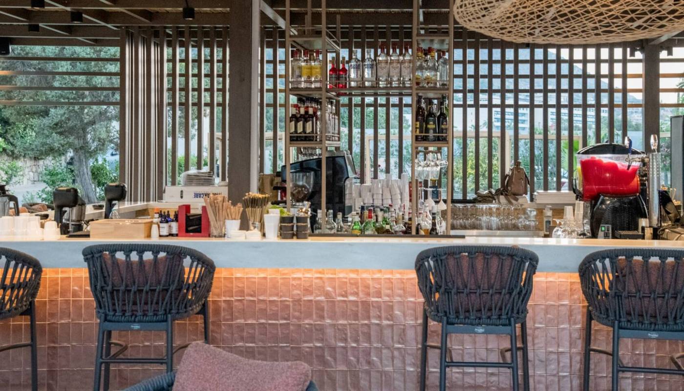 King-Minos-Retreat-Resort---Spa-Bar-64