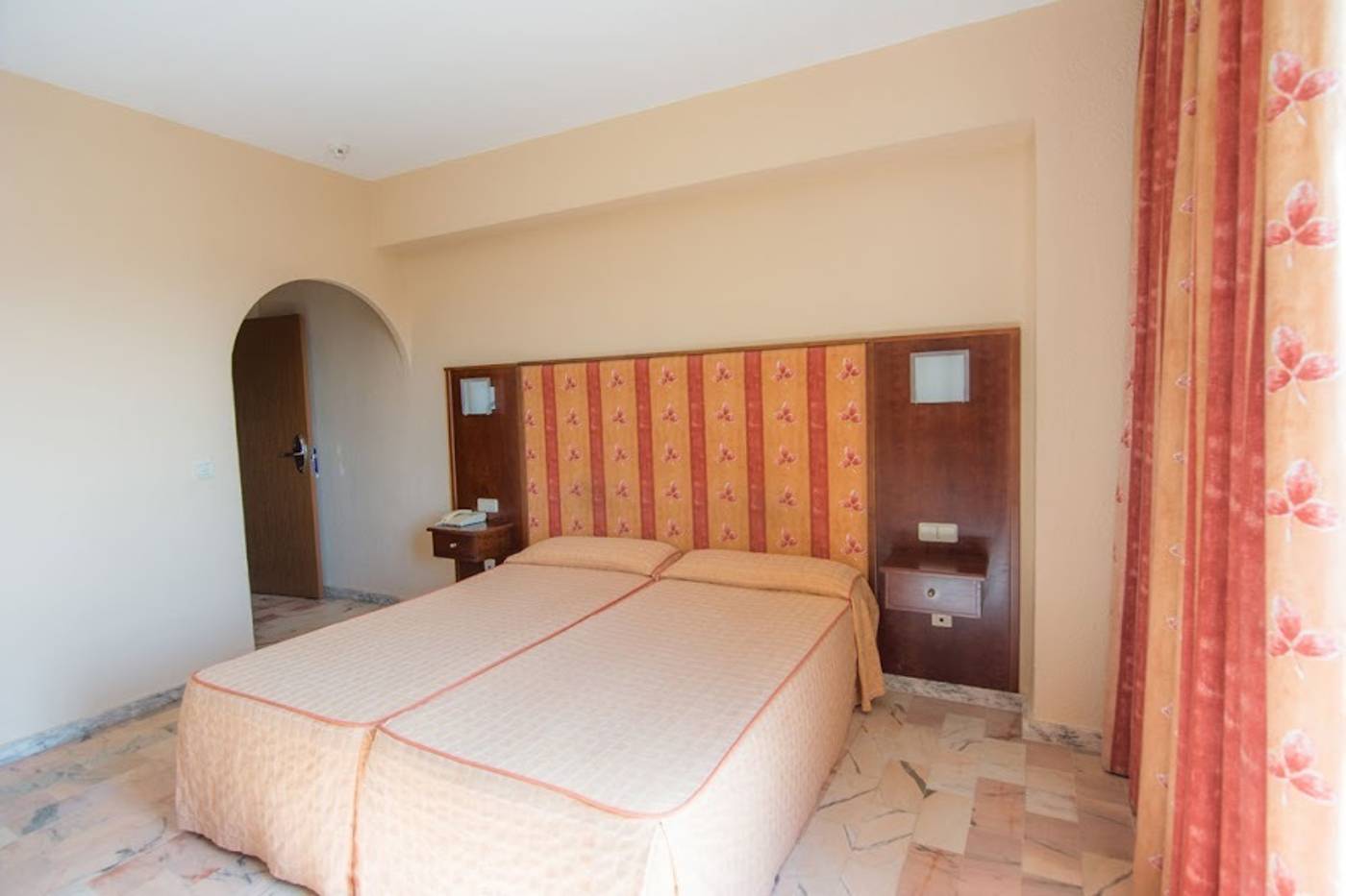 Royal Costa - 7C3CB0ED2889BF9F4356BAED6643C363273FC089