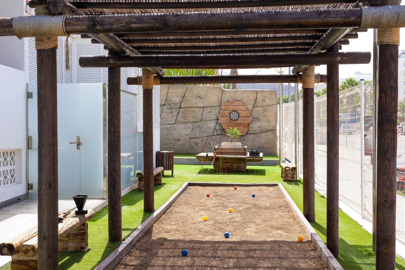 Alexandre-Hotel-La-Siesta-Sports-and-Entertainment-40