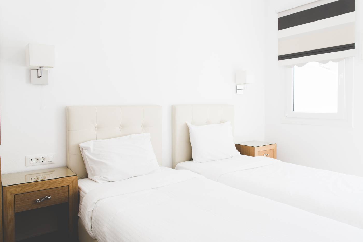 Super-Paradise-Hotel-Room-30