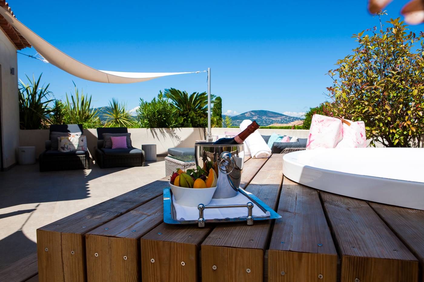 Font-Mourier-Hotel-Room-8