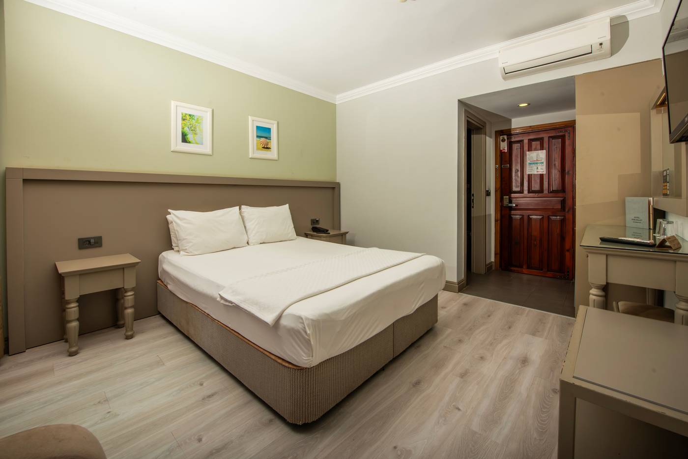 Twin dbl room3.jpg