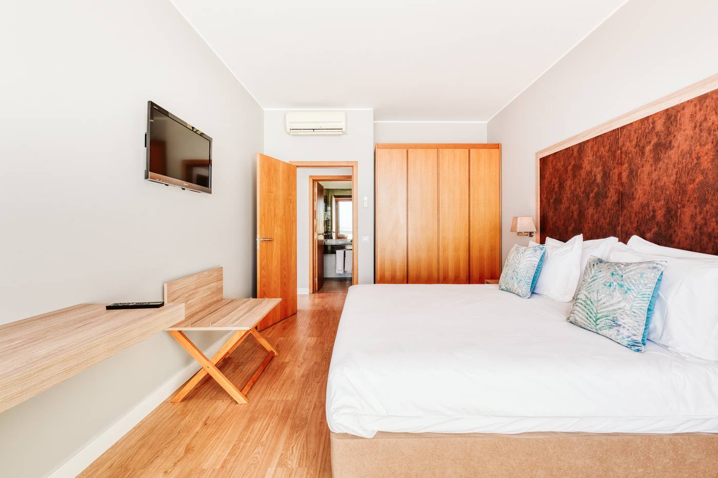 Vila-Baleira-Funchal-Room-10