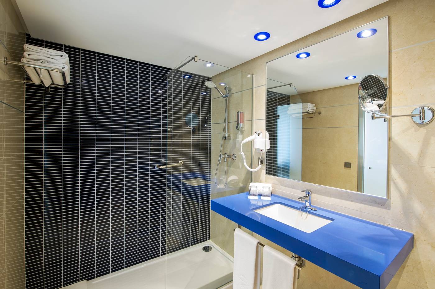 Globales-Playa-Estepona-Room-36