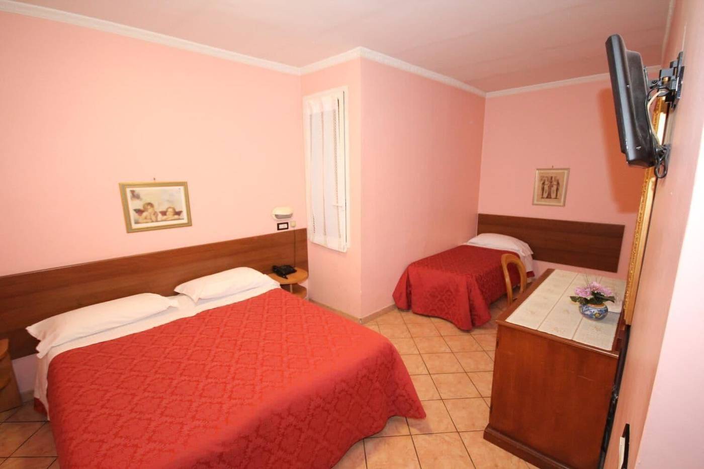 Hotel-Marisa-Room-26