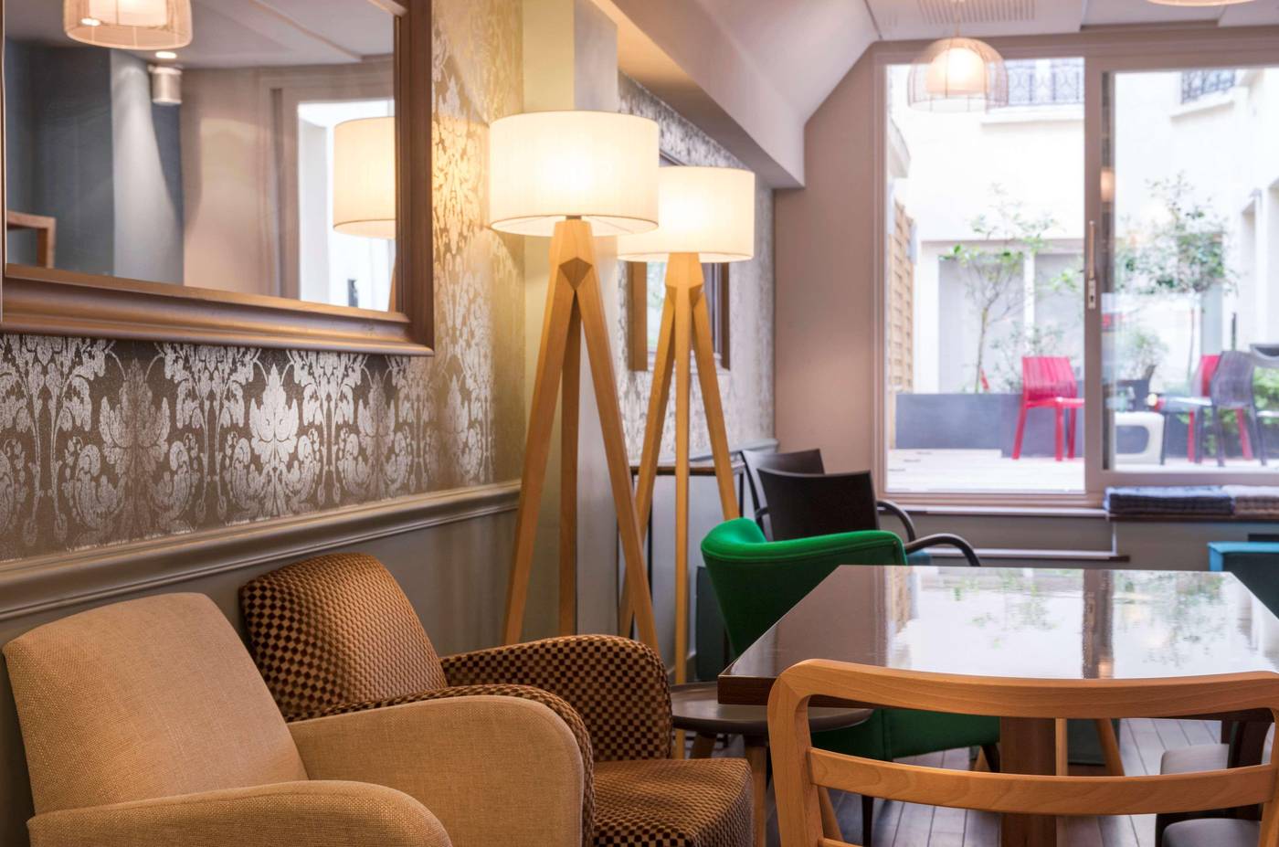 Hotel-Magenta-38-by-HappyCulture-Lobby-11