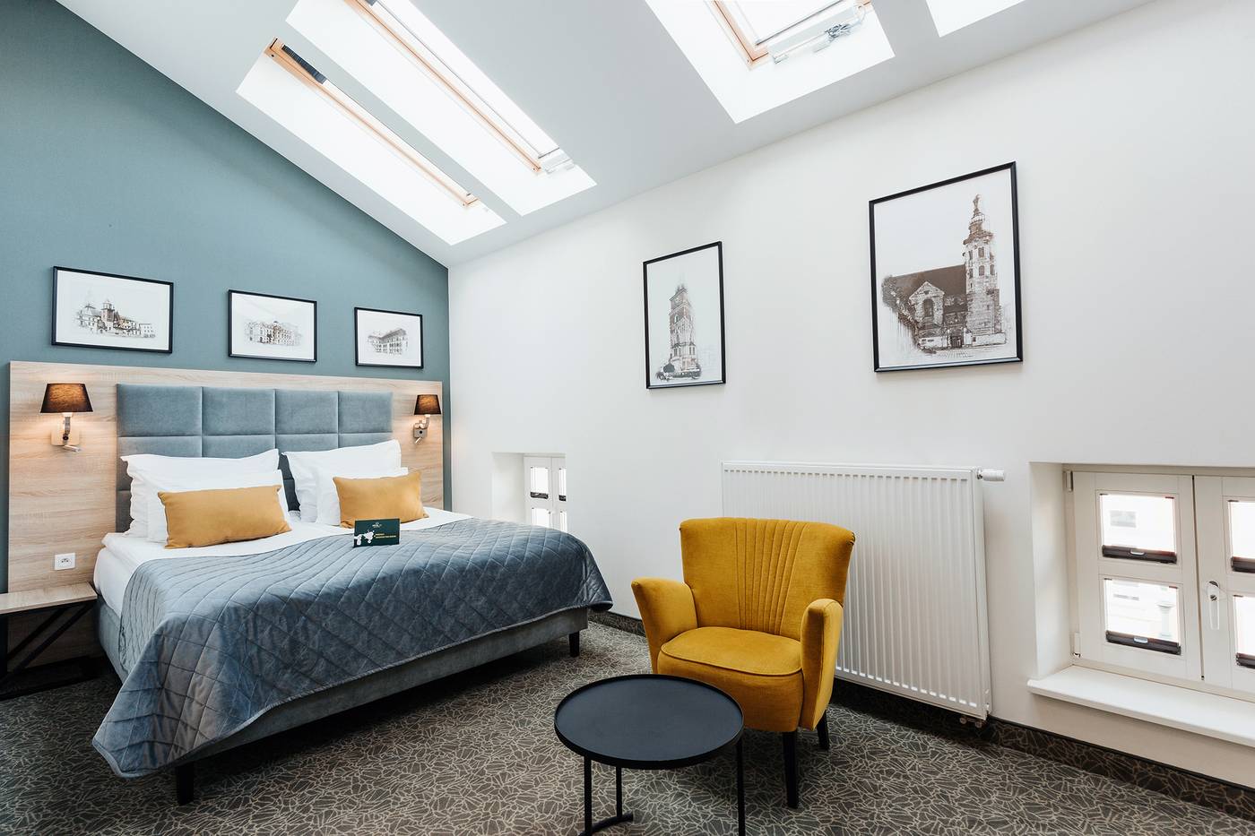 Hotel-32-Krakow-Old-Town-Lobby-13