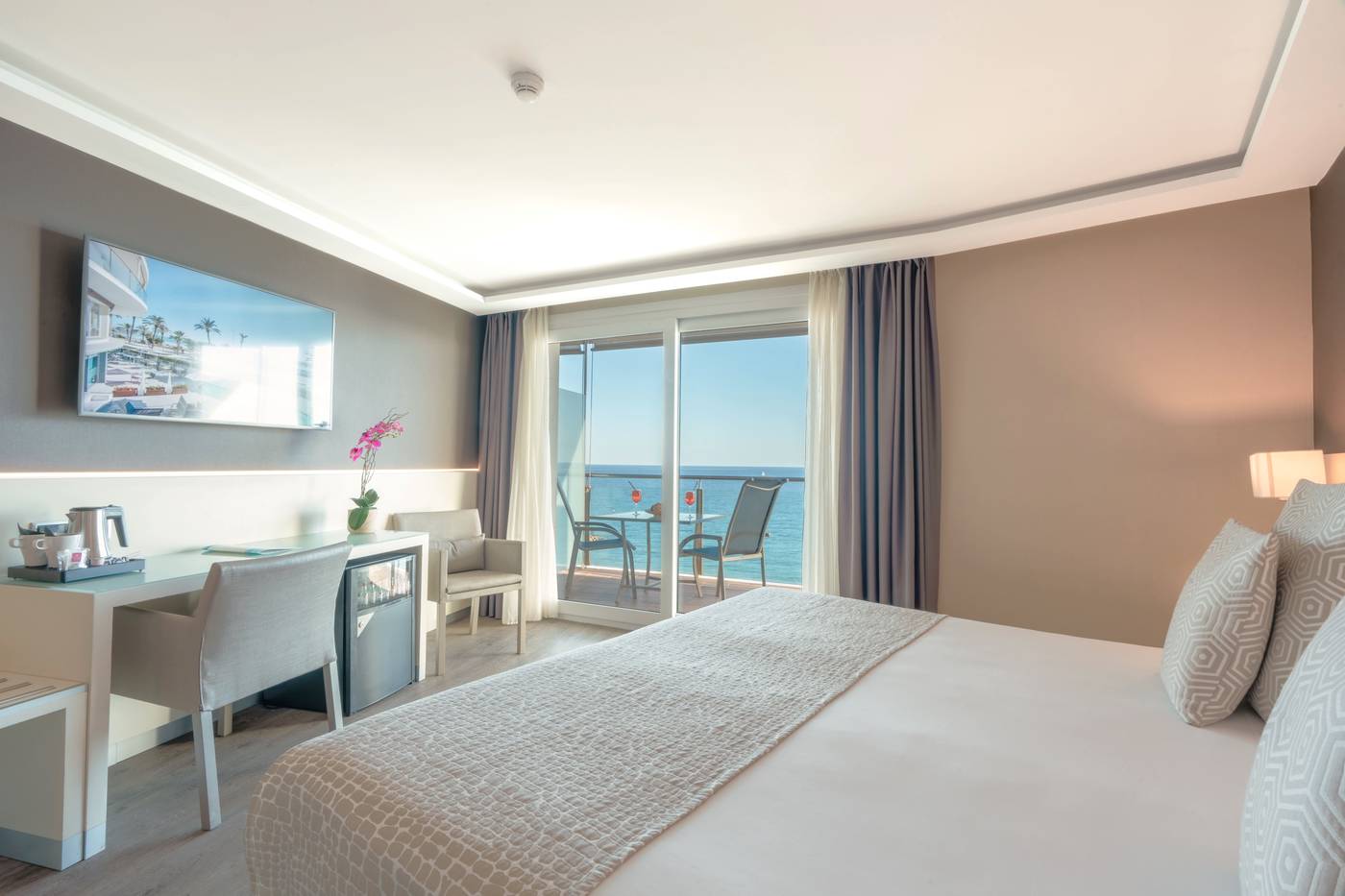 Calipolis-Hotel-Room-29