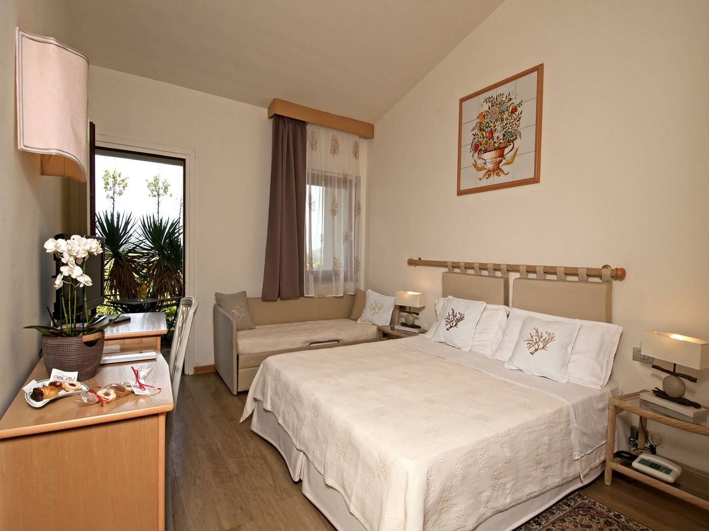 Palau-Resort-Room-12