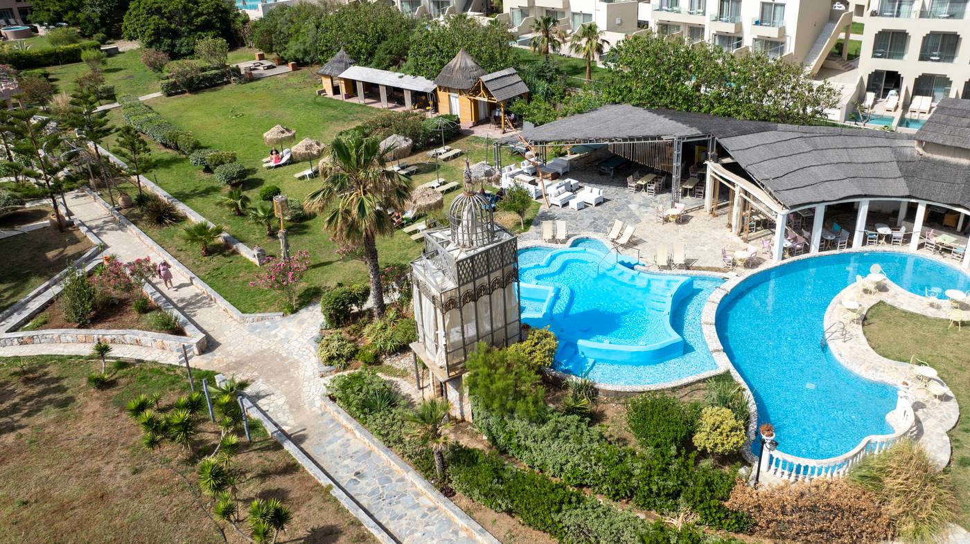 Orpheas-Resort-Hotel---Adult-Only-Pool-4