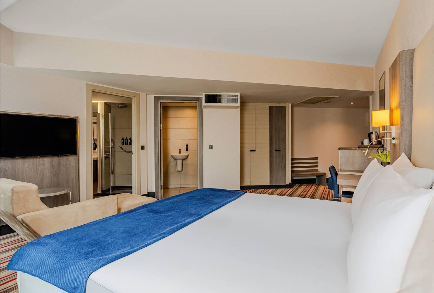 Ramada-Plaza-Izmir-Room-26