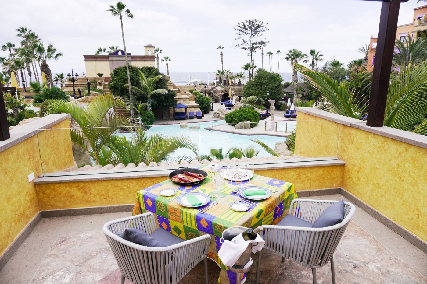 Europe-Villa-Cortes-Restaurant-12