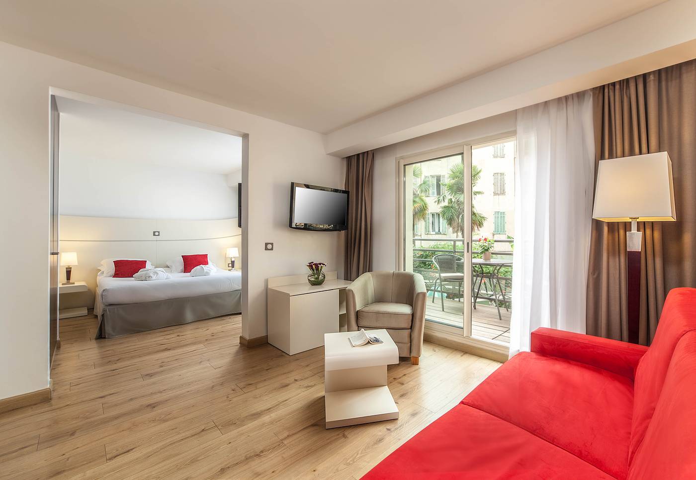 Montaigne---Spa-Room-6