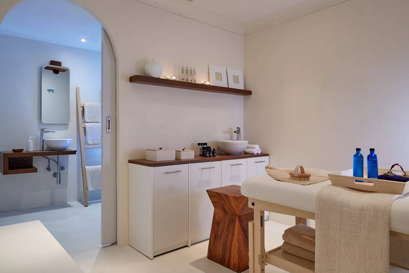 Eagles-Palace-Sports-and-Entertainment-81