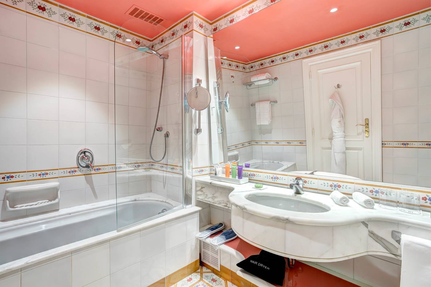 Grand-Hotel-Royal-Room-52