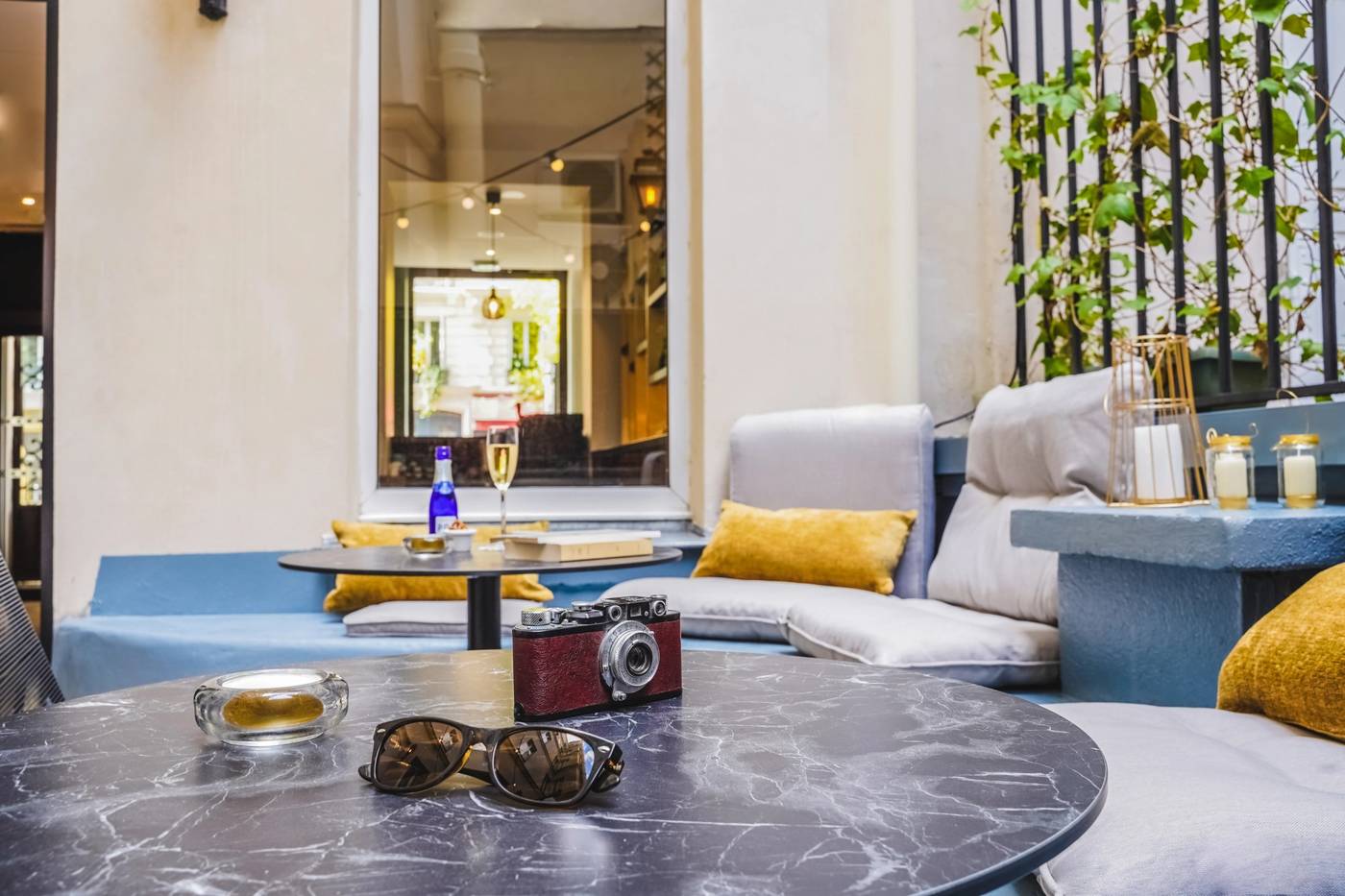 Best-Western-Tour-Eiffel-Invalides-Lobby-6