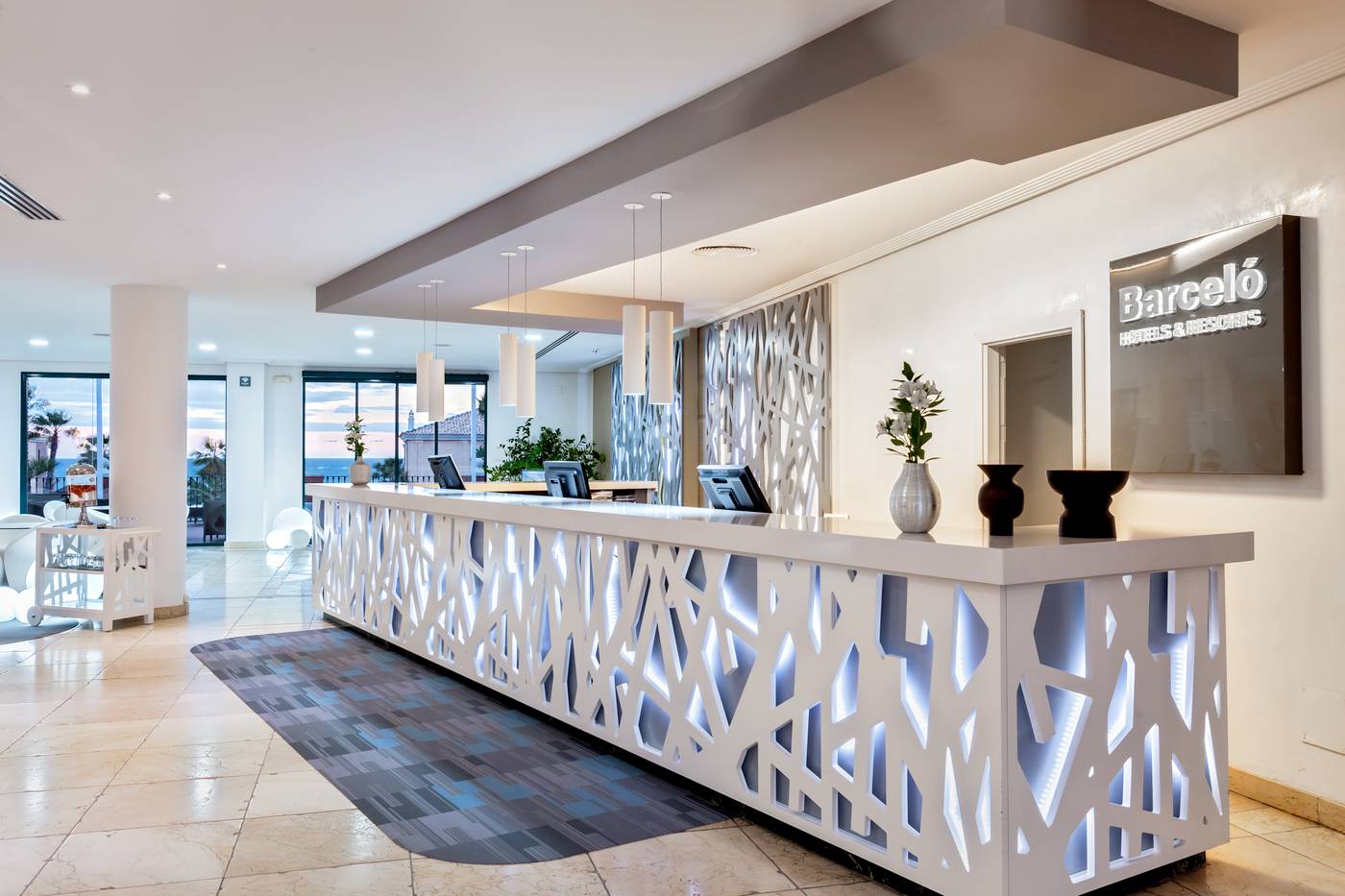 Barcelo-Punta-Umbr----a-Mar-Lobby-62