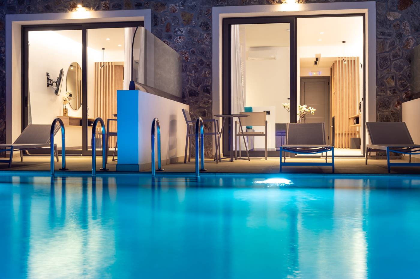 Zoes-Hotel-Room-67