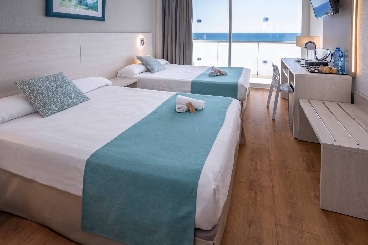 4R-Salou-Park-Resort-I-Room-19