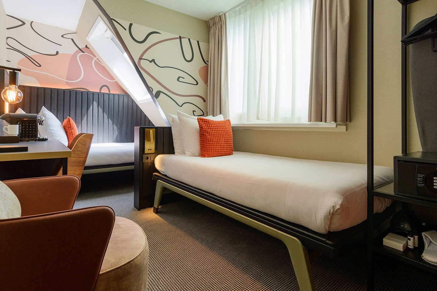 Huygens-Place-Room-19