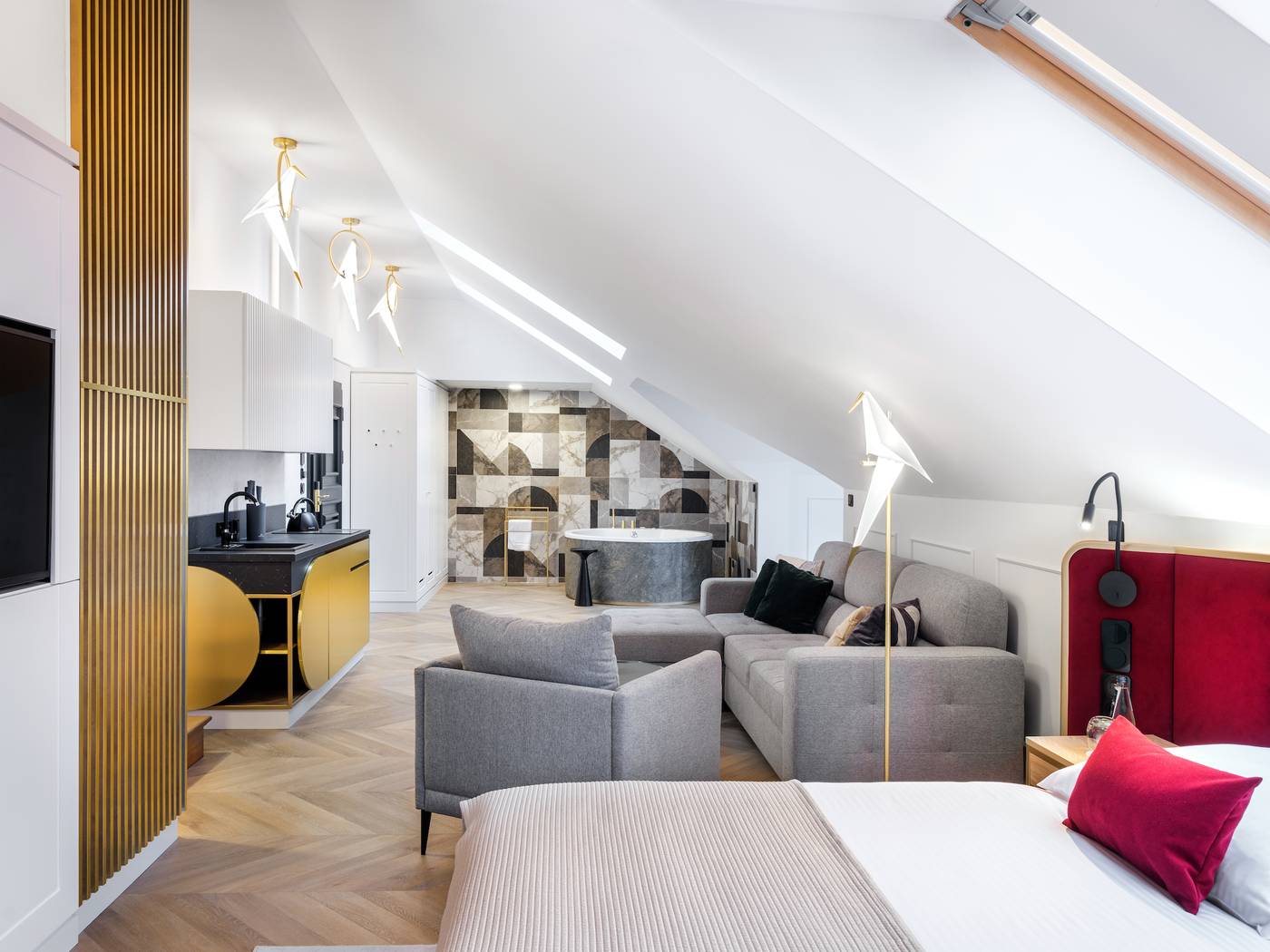 Hotel-Golden-Queen-Room-28