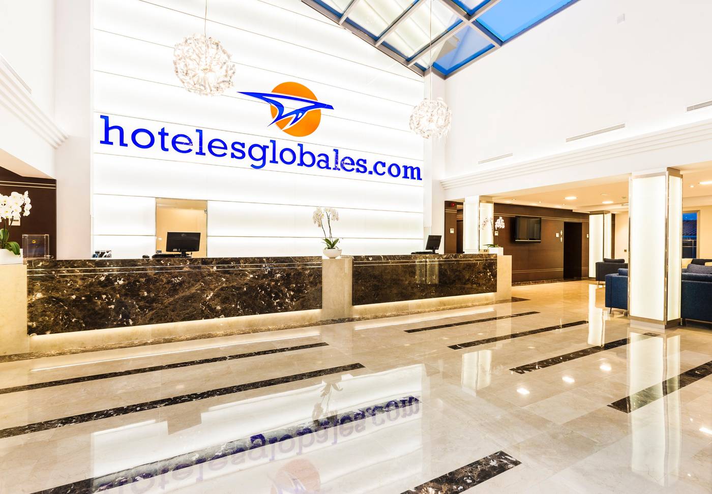 Globales-Playa-Estepona-Lobby-54