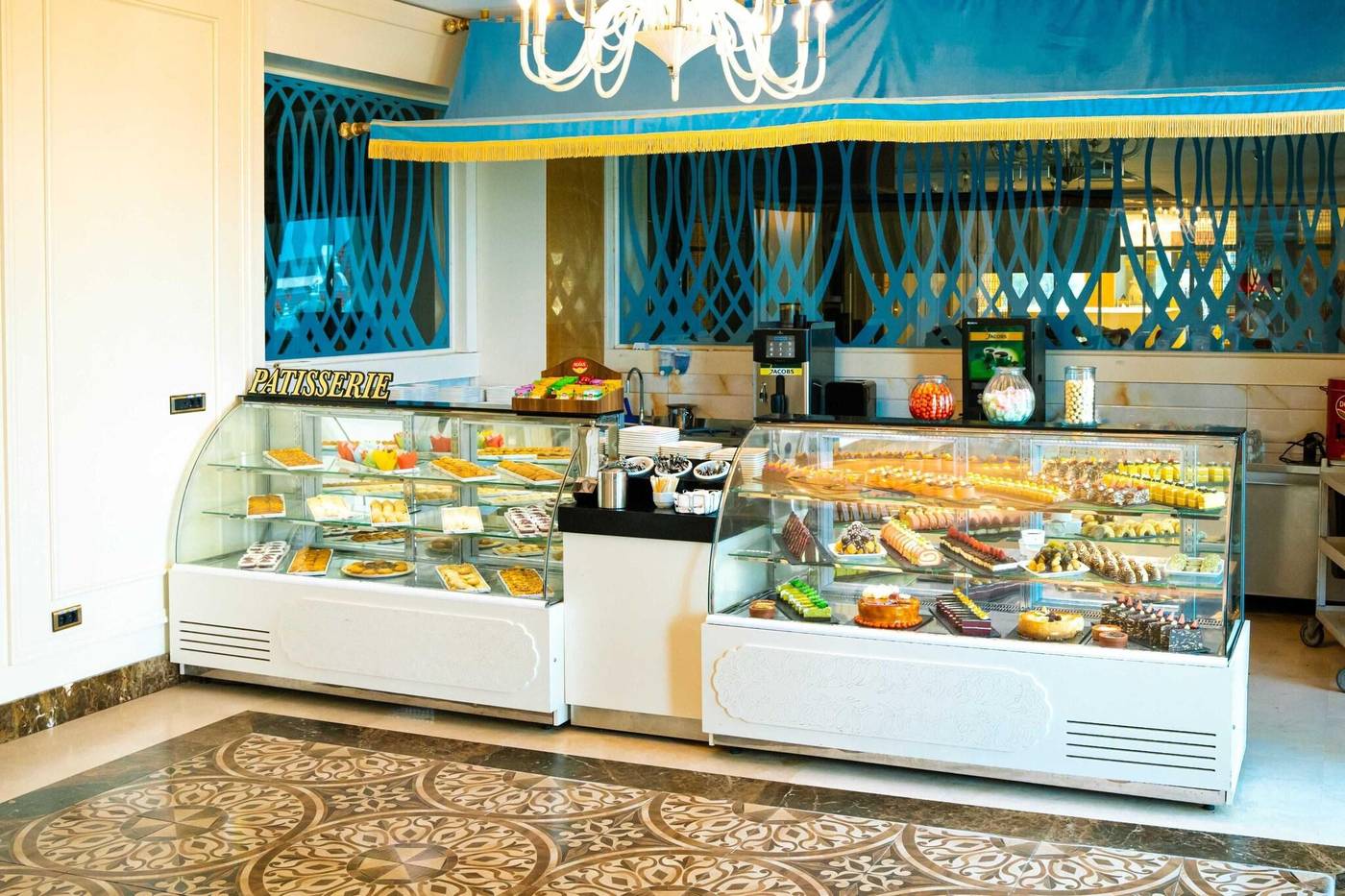 Side-Premium-Restaurant-45